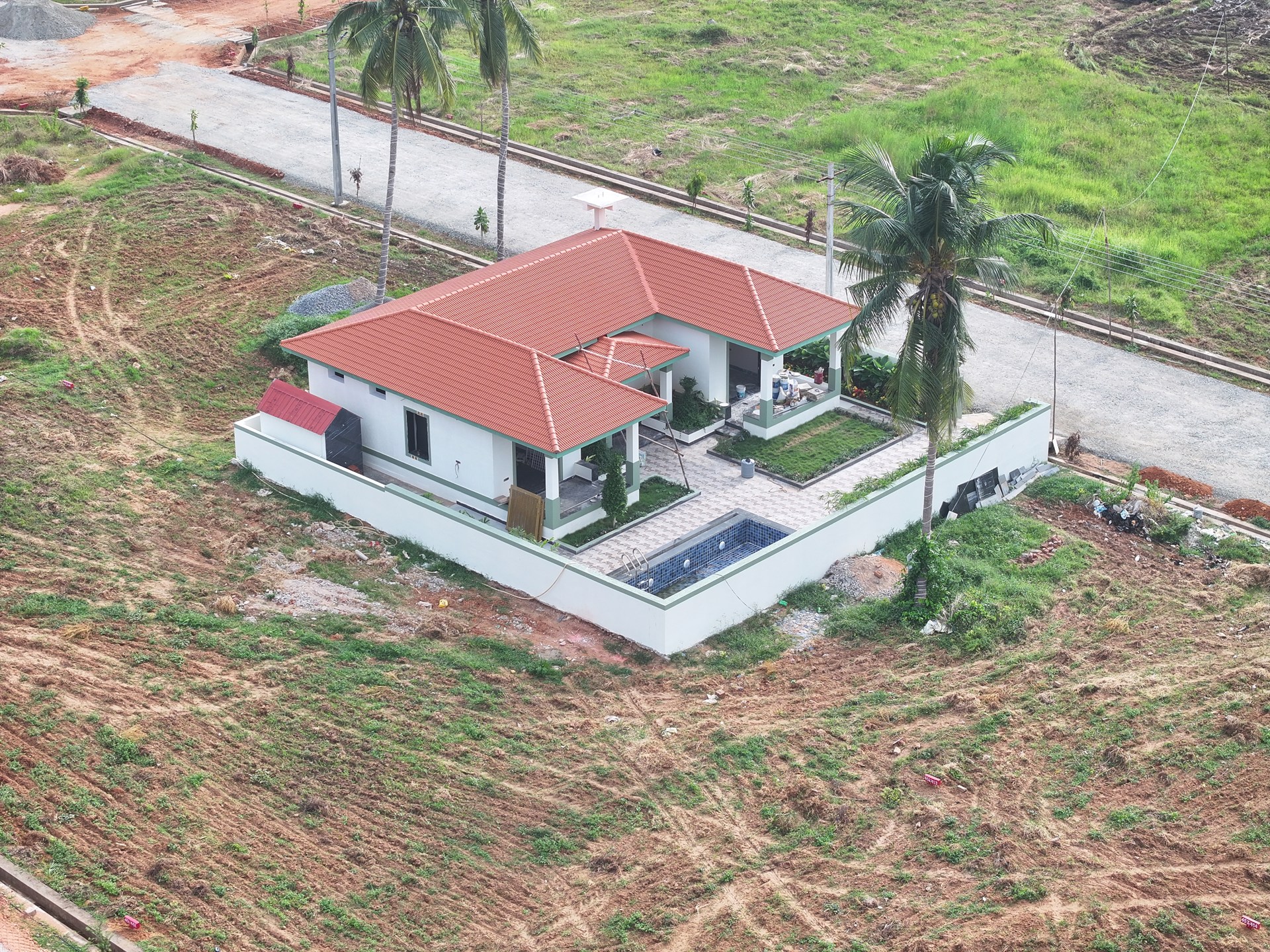 Villa Clay Tile Roof Construction